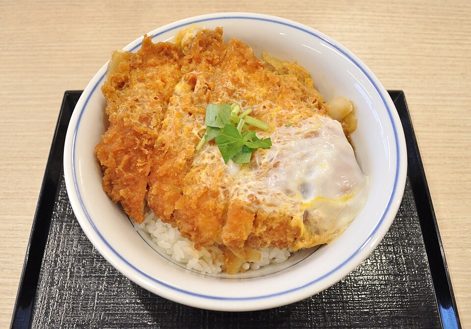“国産雪国育ち”丸太ヒレかつ丼（※イメージ）