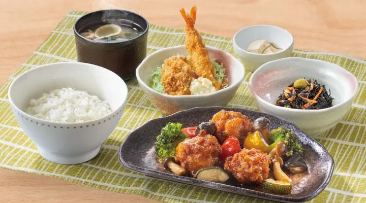 彩り野菜の黒酢から揚げ和膳海老フライ＆カキフライ付き