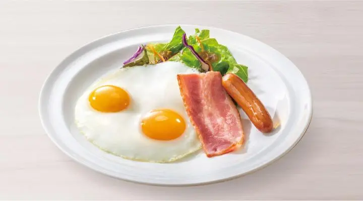 （単品）目玉焼き＆ベーコンソーセージ