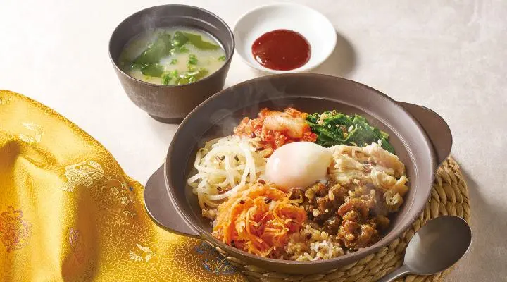 炭火焼肉と彩り野菜の十三穀米美ビンバ（みそ汁・コチュジャンつき）