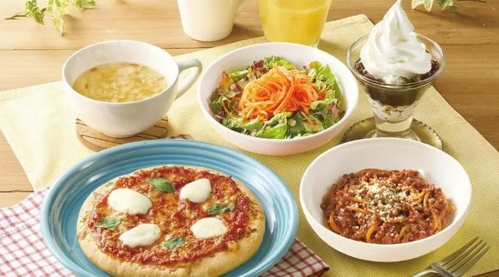 昼プチセットPlus（シャキシャキにんじんサラダ＆ちいさなマルゲリータ＆ちいさなパスタボロネーゼ＆コーヒーゼリーのミニサンデー）