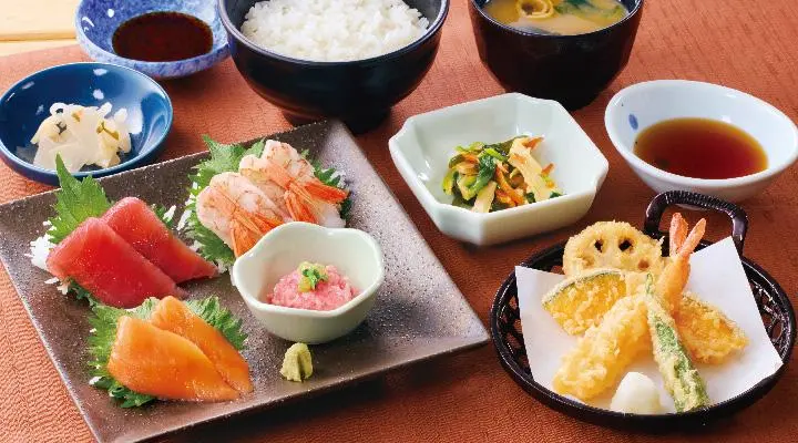 刺身４点盛りと小天ぷら膳