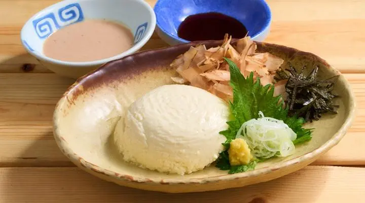 自家製おぼろ豆富（くるみだれ付）