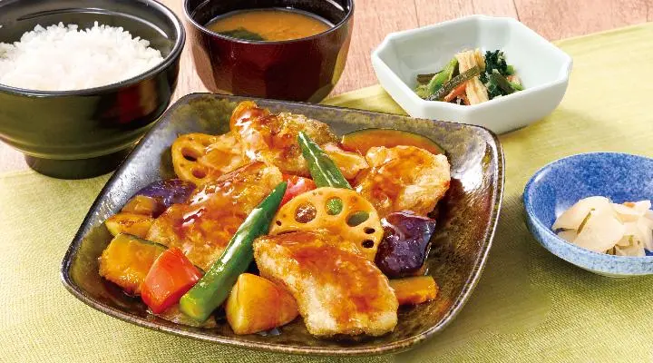 すけそう鱈と彩り野菜の黒酢あん定食（鱈4個）