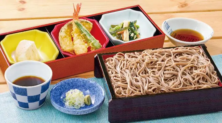 お昼の夢そば膳（三つ仕切り＋せいろそば）