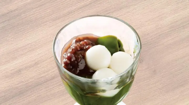 抹茶ゼリー白玉あずき添え