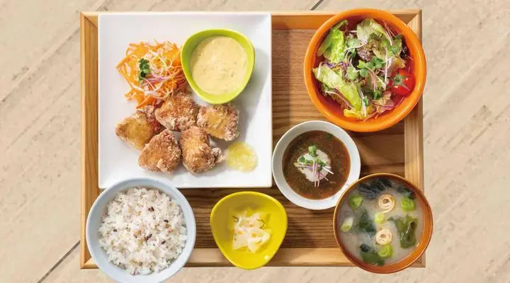【定食単品】3種の味が楽しめる、サクサク鶏竜田＆ランチサラダ